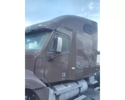 FREIGHTLINER COLUMBIA 120 CAB