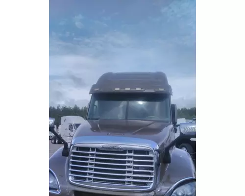 FREIGHTLINER COLUMBIA 120 CAB