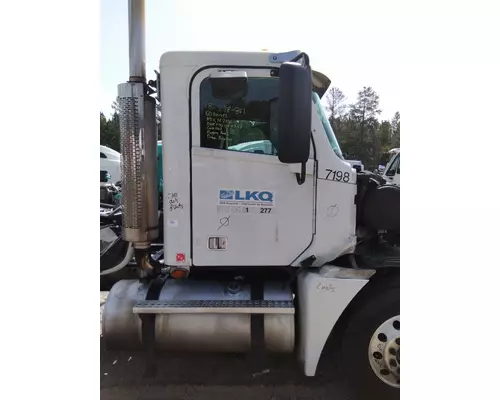 FREIGHTLINER COLUMBIA 120 CAB