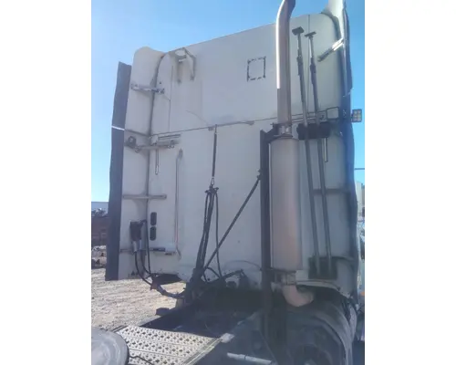 FREIGHTLINER COLUMBIA 120 CAB