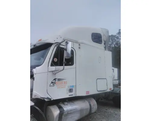 FREIGHTLINER COLUMBIA 120 CAB