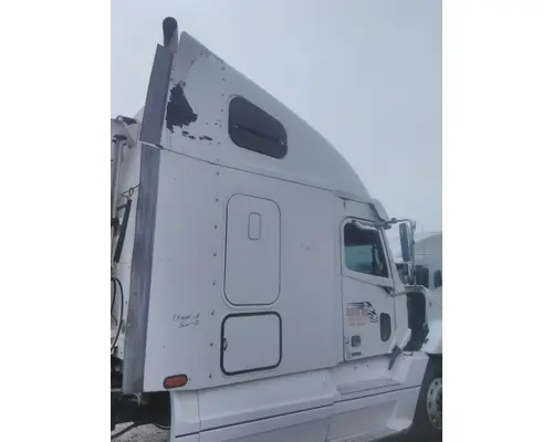 FREIGHTLINER COLUMBIA 120 CAB