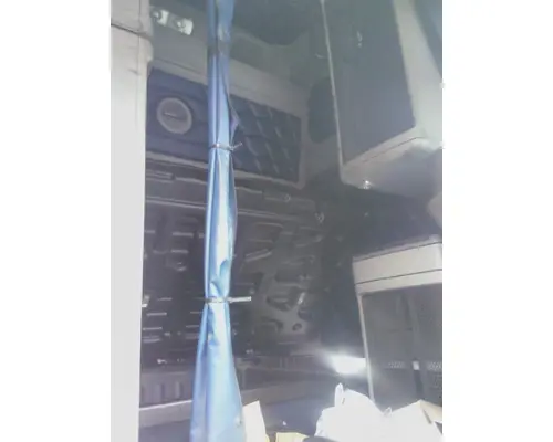 FREIGHTLINER COLUMBIA 120 CAB