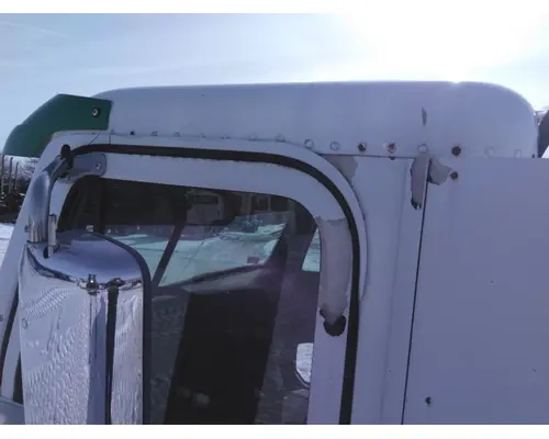 FREIGHTLINER COLUMBIA 120 CAB