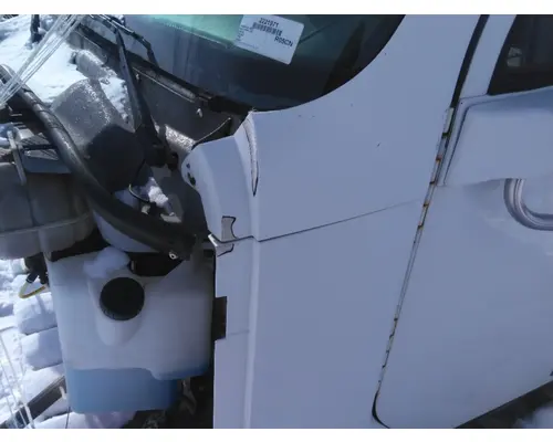 FREIGHTLINER COLUMBIA 120 CAB