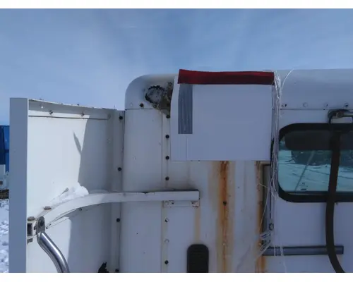 FREIGHTLINER COLUMBIA 120 CAB