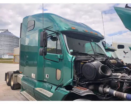 FREIGHTLINER COLUMBIA 120 CAB