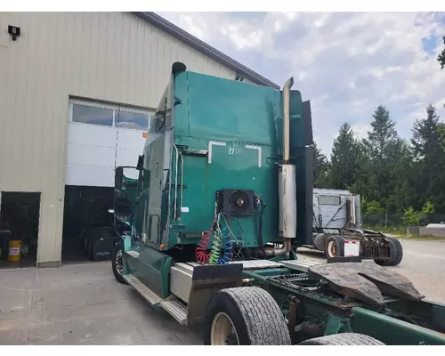 FREIGHTLINER COLUMBIA 120 CAB