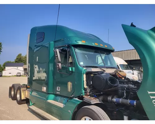 FREIGHTLINER COLUMBIA 120 CAB