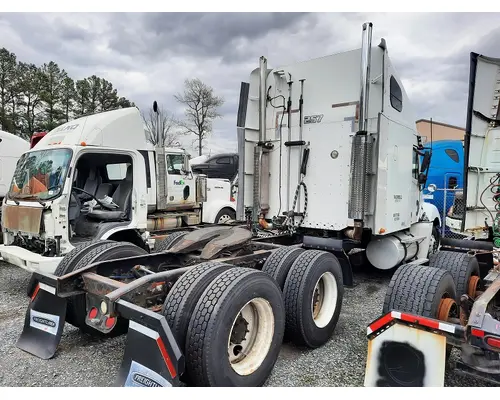 FREIGHTLINER COLUMBIA 120 CAB