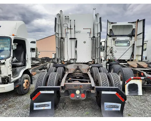 FREIGHTLINER COLUMBIA 120 CAB