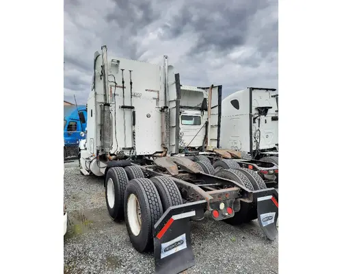 FREIGHTLINER COLUMBIA 120 CAB