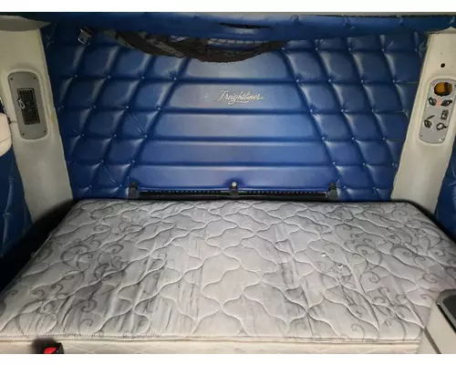 FREIGHTLINER COLUMBIA 120 CAB