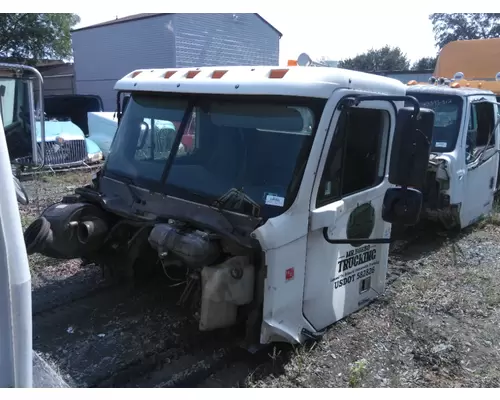 FREIGHTLINER COLUMBIA 120 CAB