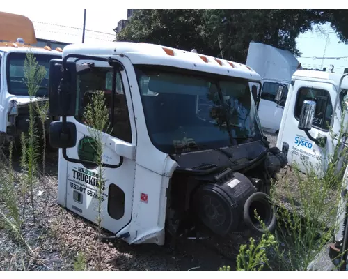 FREIGHTLINER COLUMBIA 120 CAB