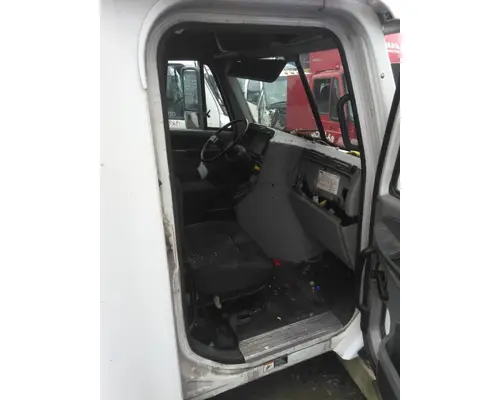 FREIGHTLINER COLUMBIA 120 CAB