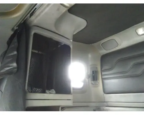 FREIGHTLINER COLUMBIA 120 CAB
