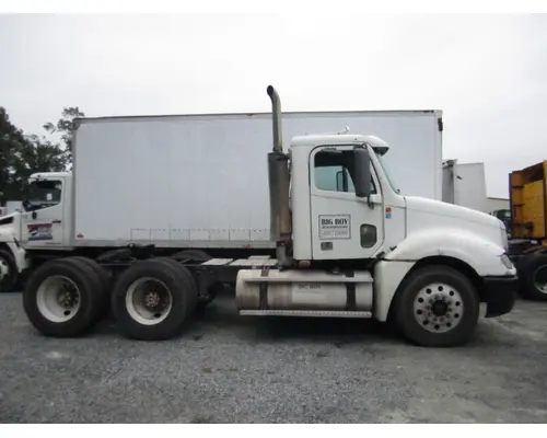 FREIGHTLINER COLUMBIA 120 CAB