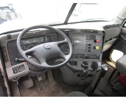 FREIGHTLINER COLUMBIA 120 CAB