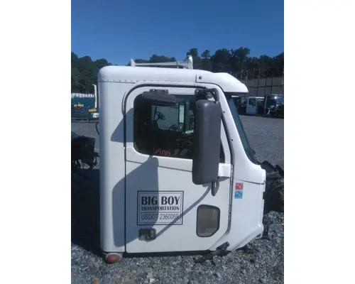 FREIGHTLINER COLUMBIA 120 CAB