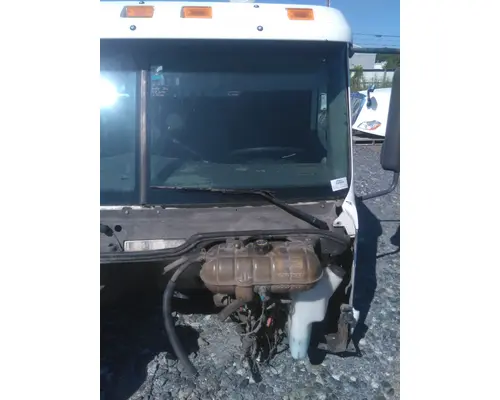 FREIGHTLINER COLUMBIA 120 CAB