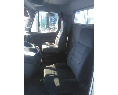FREIGHTLINER COLUMBIA 120 CAB