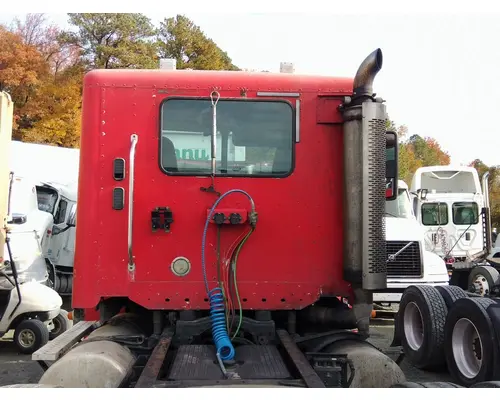 FREIGHTLINER COLUMBIA 120 CAB