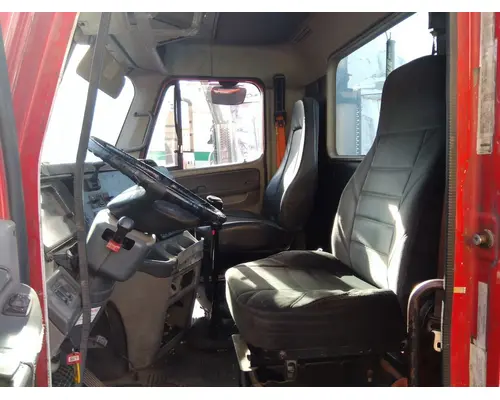 FREIGHTLINER COLUMBIA 120 CAB