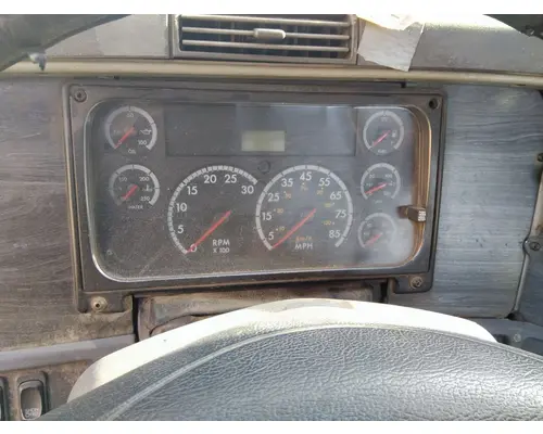 FREIGHTLINER COLUMBIA 120 CAB