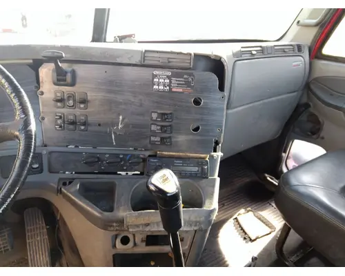 FREIGHTLINER COLUMBIA 120 CAB