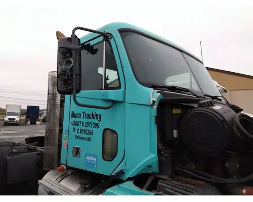 FREIGHTLINER COLUMBIA 120 CAB