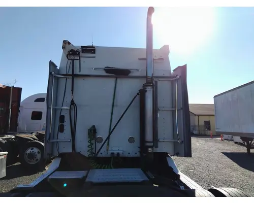 FREIGHTLINER COLUMBIA 120 CAB