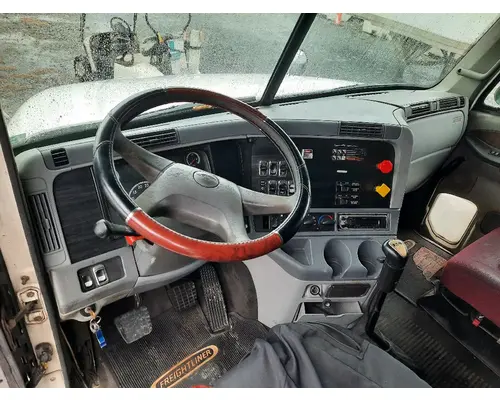 FREIGHTLINER COLUMBIA 120 CAB