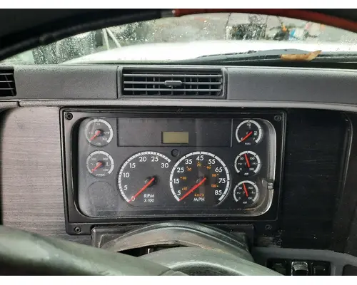 FREIGHTLINER COLUMBIA 120 CAB