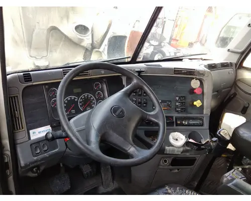 FREIGHTLINER COLUMBIA 120 CAB