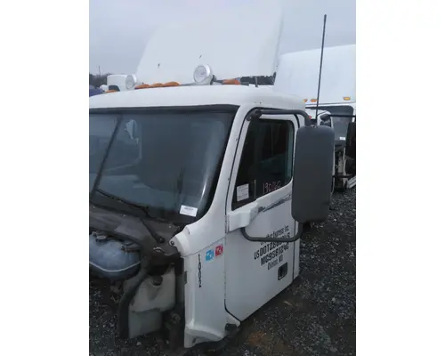 FREIGHTLINER COLUMBIA 120 CAB