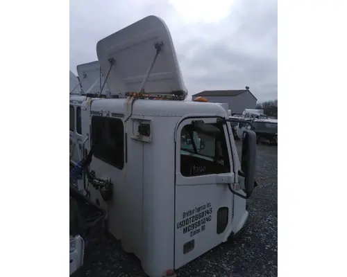 FREIGHTLINER COLUMBIA 120 CAB