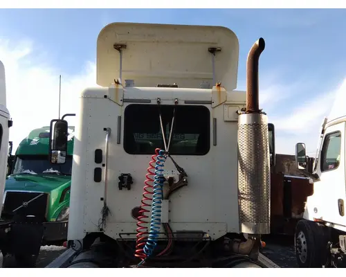 FREIGHTLINER COLUMBIA 120 CAB