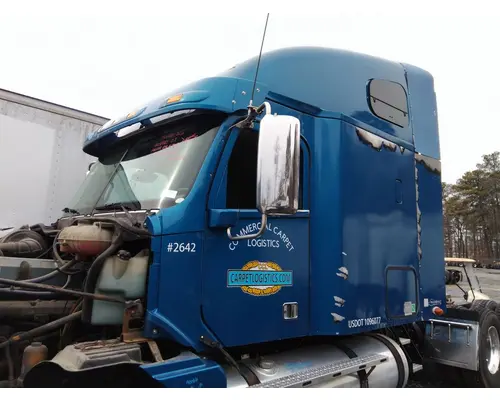 FREIGHTLINER COLUMBIA 120 CAB