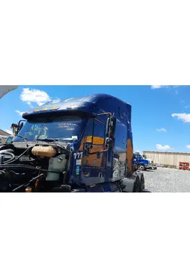 FREIGHTLINER COLUMBIA 120 CAB