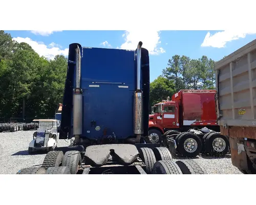 FREIGHTLINER COLUMBIA 120 CAB