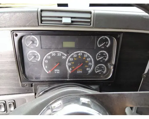 FREIGHTLINER COLUMBIA 120 CAB