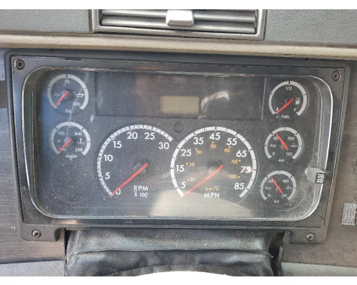 FREIGHTLINER COLUMBIA 120 CAB