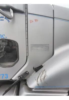 FREIGHTLINER COLUMBIA 120 COWL