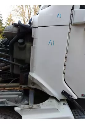 FREIGHTLINER COLUMBIA 120 COWL