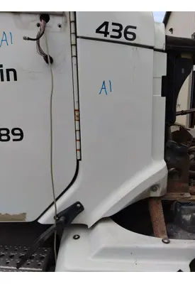 FREIGHTLINER COLUMBIA 120 COWL