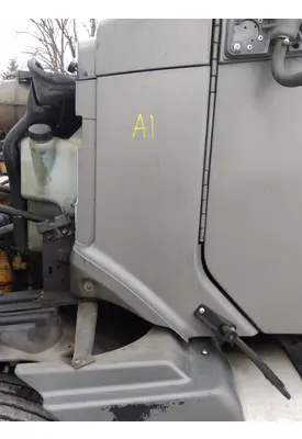 FREIGHTLINER COLUMBIA 120 COWL
