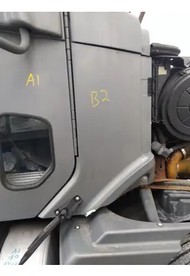 FREIGHTLINER COLUMBIA 120 COWL