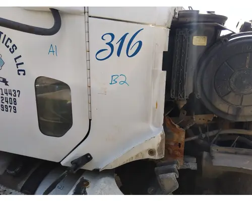 FREIGHTLINER COLUMBIA 120 COWL