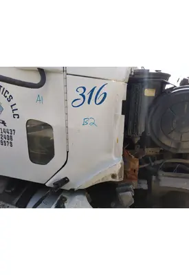 FREIGHTLINER COLUMBIA 120 COWL